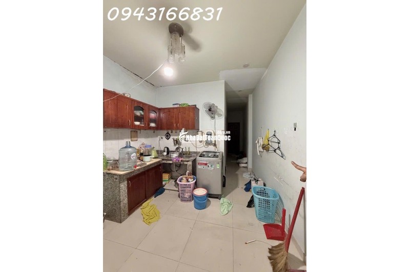 Bán nhà mặt phố Lạc Long Quân, Tân Bình: 140m2, 4 tầng, 6PN, vị trí vàng kinh doanh, sổ hồng chính chủ, giá chỉ 25 tỷ!